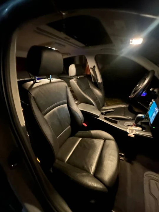 2011 BMW E90 3 Series Sedan - Image 7 of 9