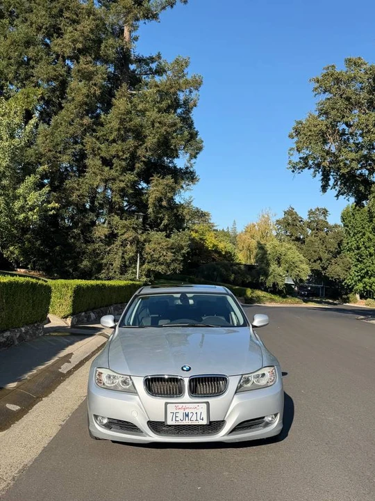 2011 BMW E90 3 Series Sedan - Image 3 of 16