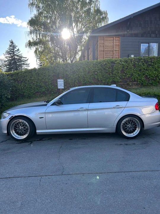 2011 BMW E90 3 Series Sedan - Image 2 of 9