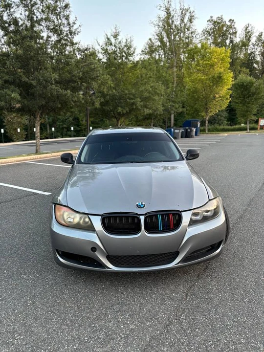 2011 BMW E90 3 Series Sedan - Image 3 of 11