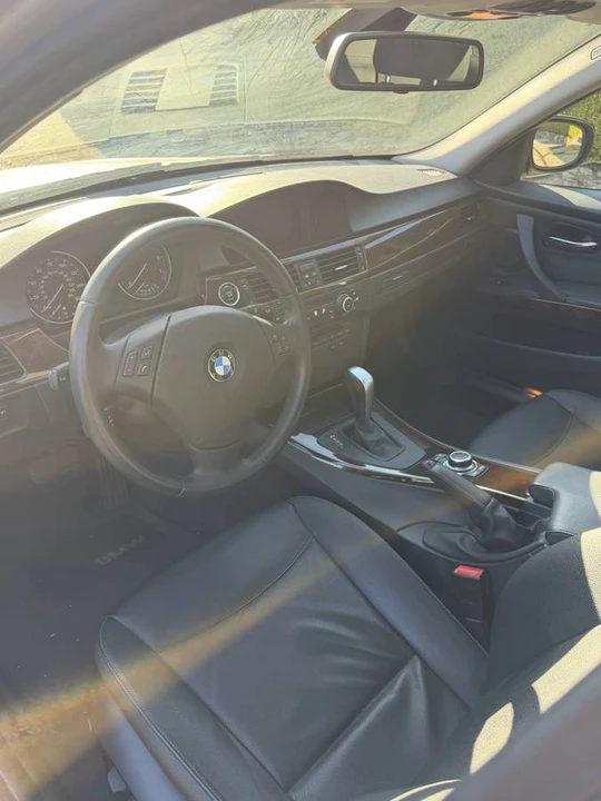 2011 BMW E90 3 Series Sedan - Image 8 of 16