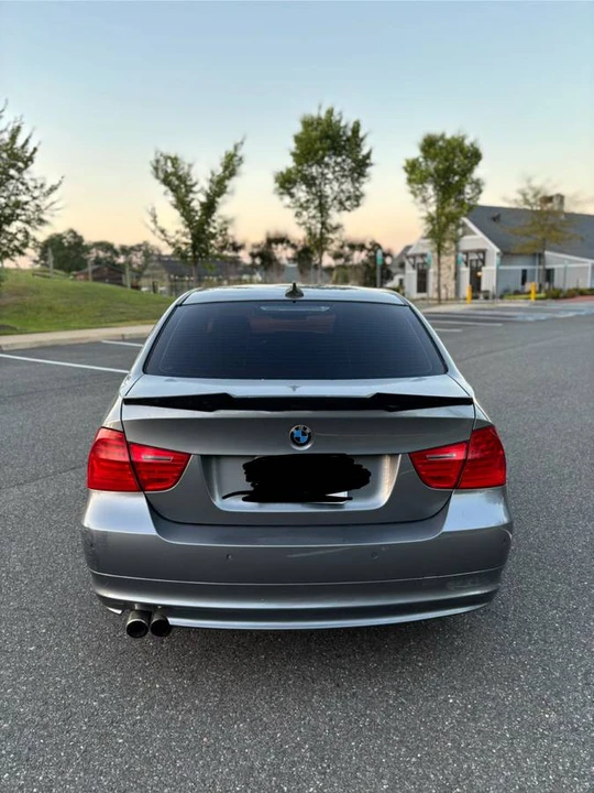 2011 BMW E90 3 Series Sedan - Image 6 of 11