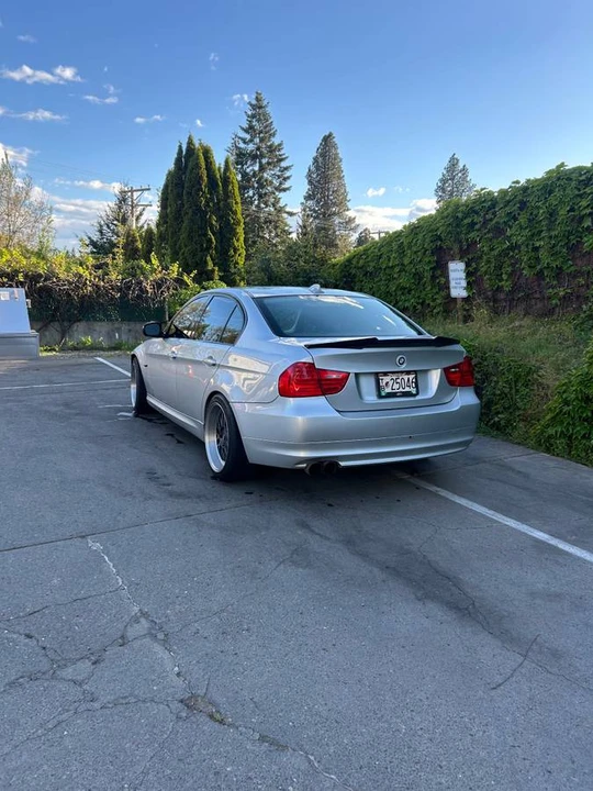 2011 BMW E90 3 Series Sedan - Image 3 of 9