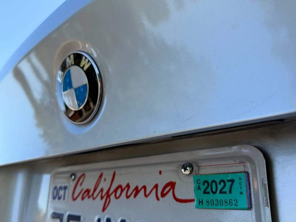2011 BMW E90 3 Series Sedan - Image 12 of 16