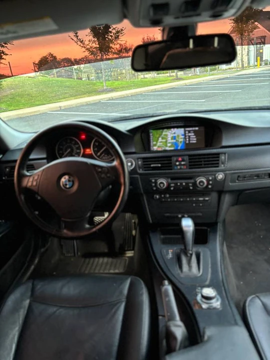 2011 BMW E90 3 Series Sedan - Image 7 of 11