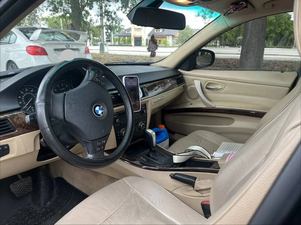 2011 BMW E90 3 Series Sedan - Image 3 of 4
