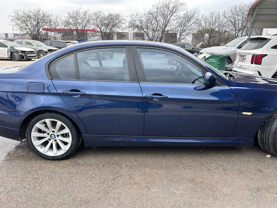 2011 BMW E90 3 Series Sedan - Image 3 of 13