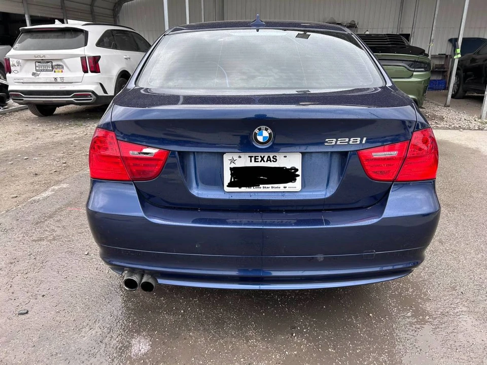 2011 BMW E90 3 Series Sedan - Image 5 of 13