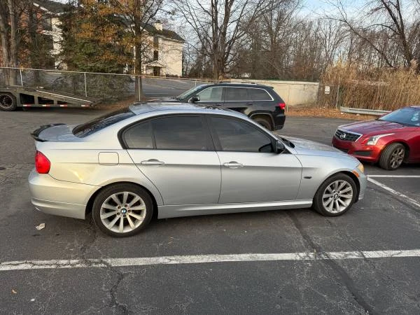 2011 BMW E90 3 Series Sedan - Image 7 of 17