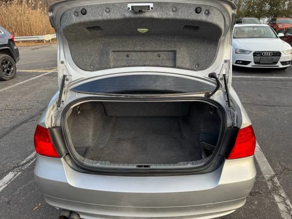 2011 BMW E90 3 Series Sedan - Image 16 of 17