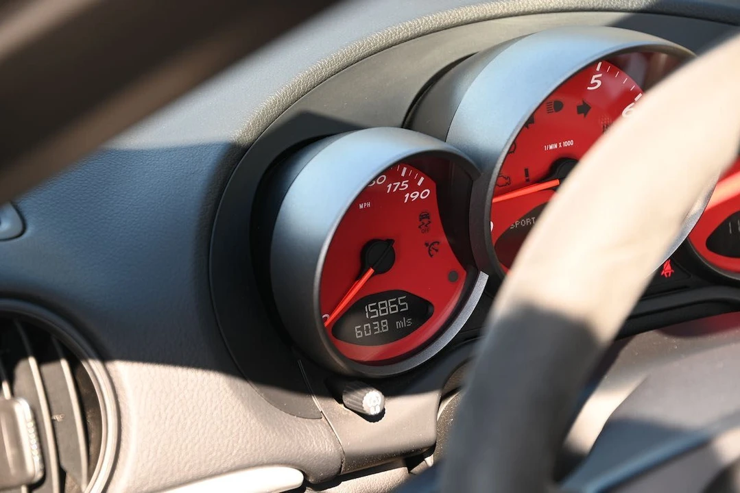 2011 Porsche 987 Boxster Spyder - Image 14 of 24