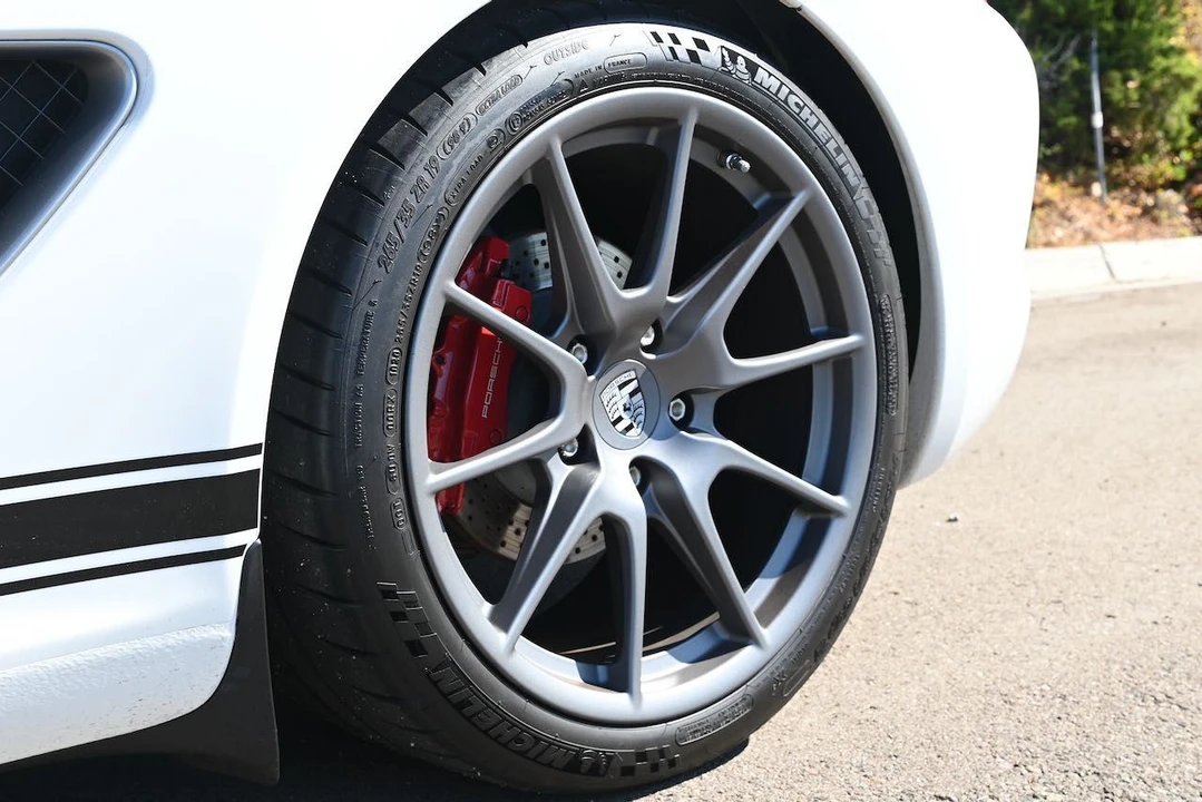 2011 Porsche 987 Boxster Spyder - Image 16 of 24