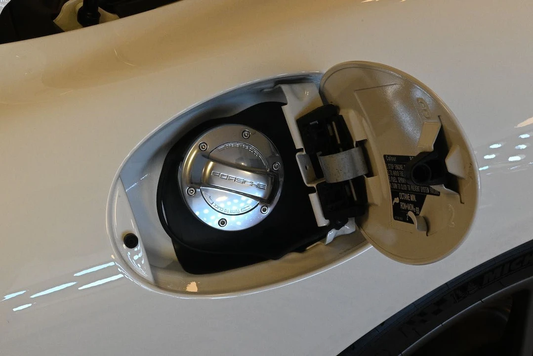 2011 Porsche 987 Boxster Spyder - Image 23 of 24