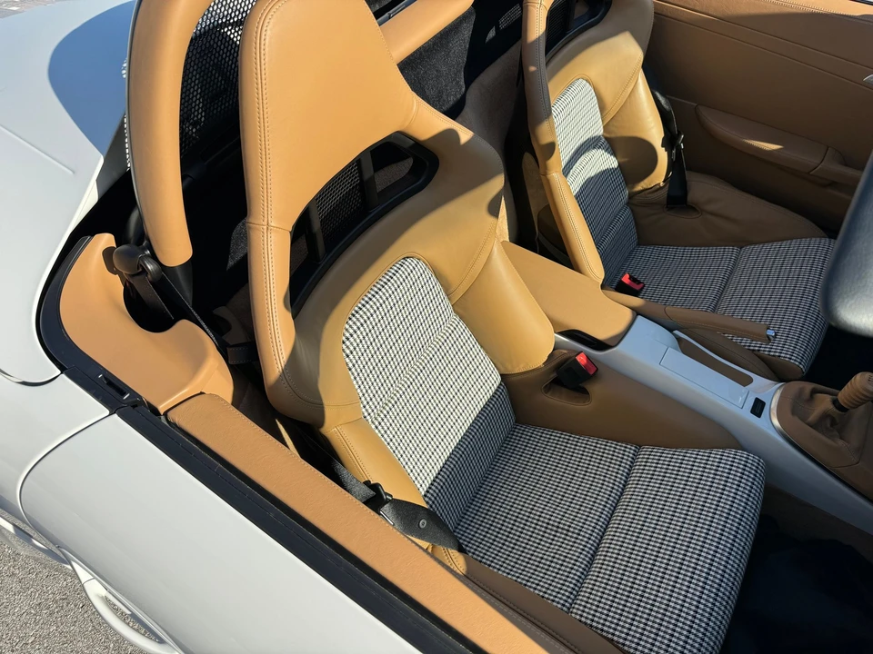 2011 Porsche 987 Boxster Spyder - Image 16 of 21