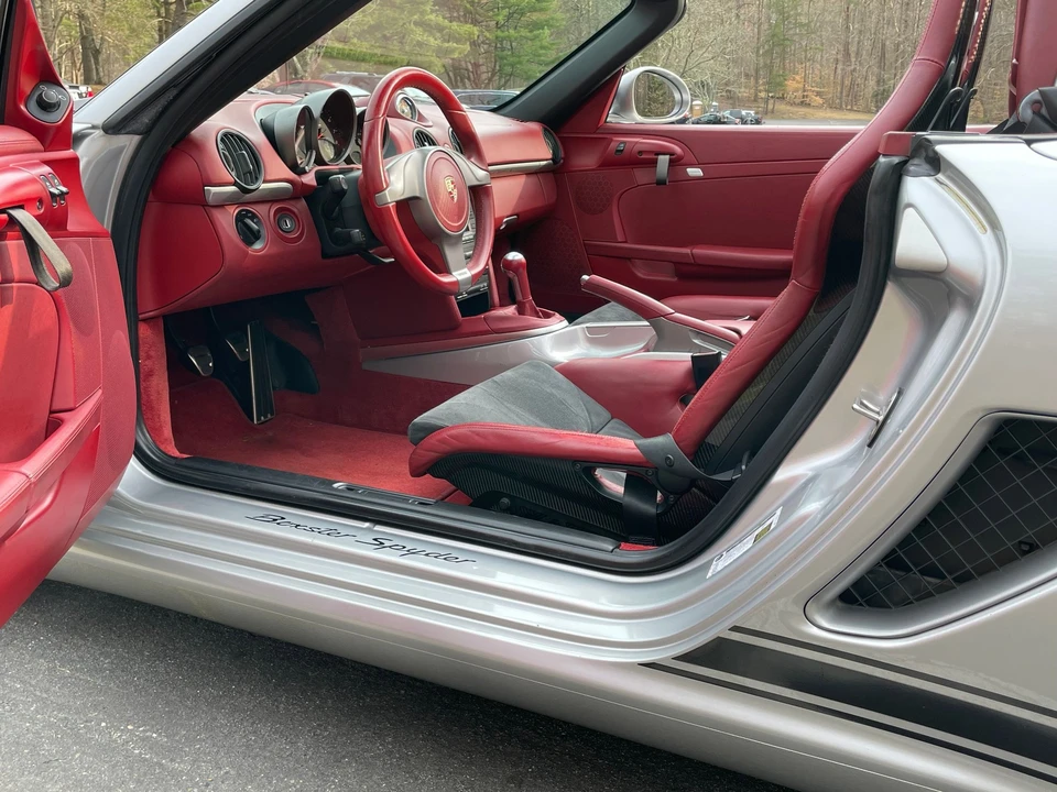 2021 Porsche Macan - Image 8 of 12