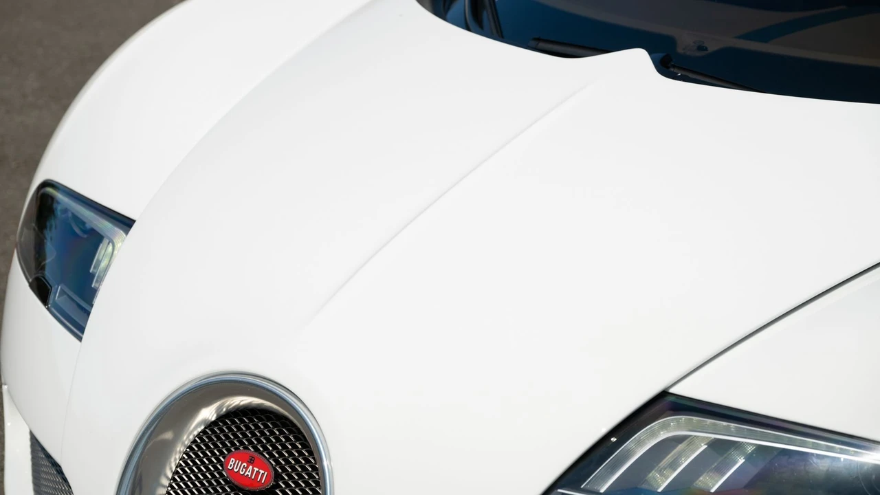 2011 Bugatti Veyron Grand Sport - Image 29 of 31
