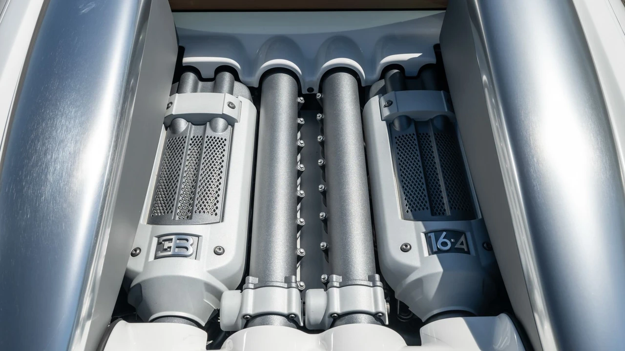 2011 Bugatti Veyron Grand Sport - Image 9 of 31