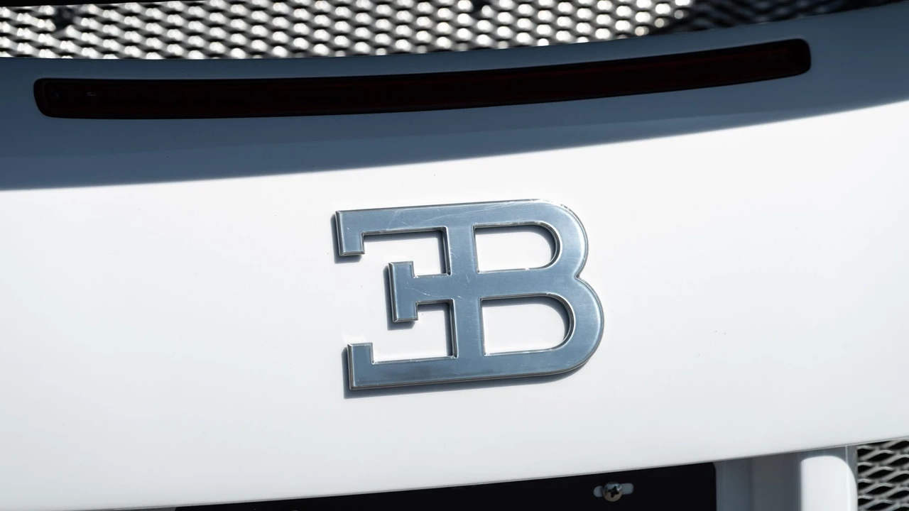 2011 Bugatti Veyron Grand Sport - Image 30 of 31