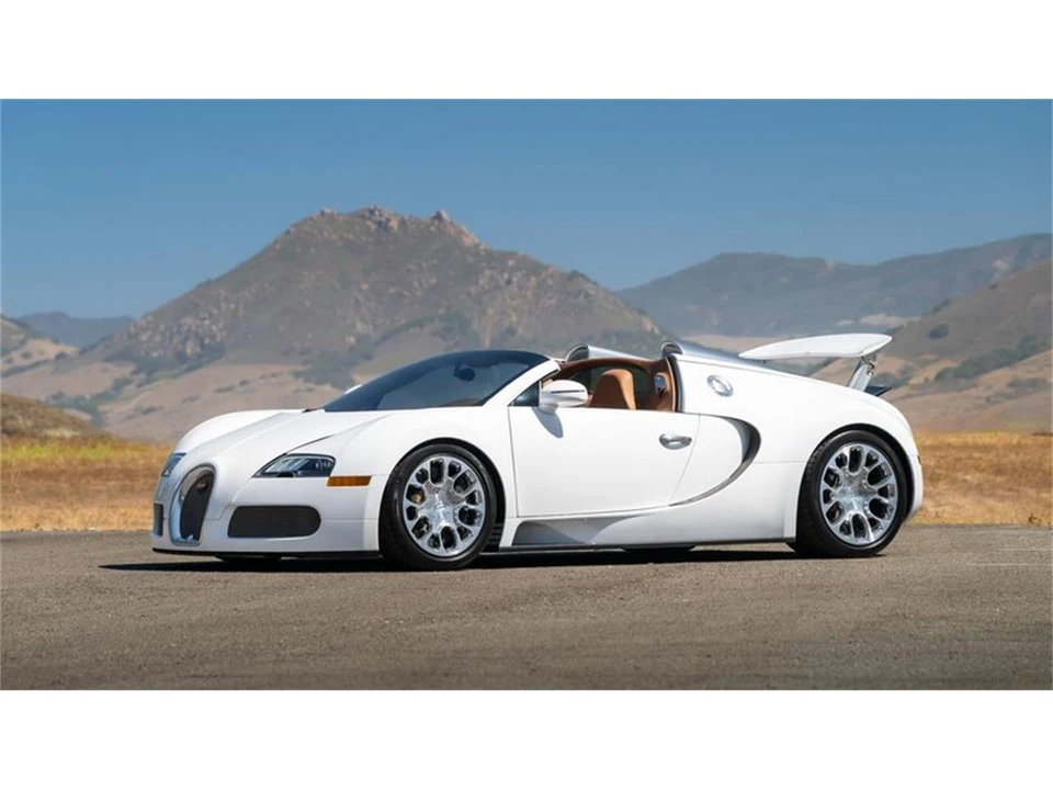 2011 Bugatti Veyron - Image 11 of 31
