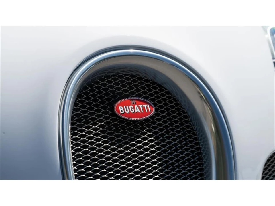 2011 Bugatti Veyron - Image 2 of 31