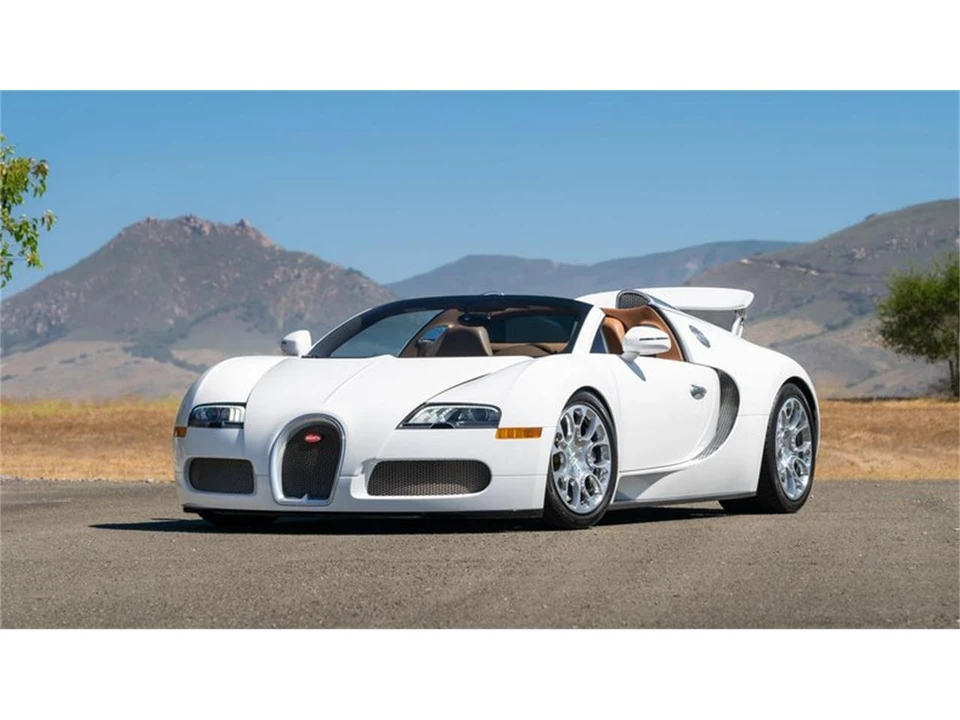 2011 Bugatti Veyron - Image 13 of 31