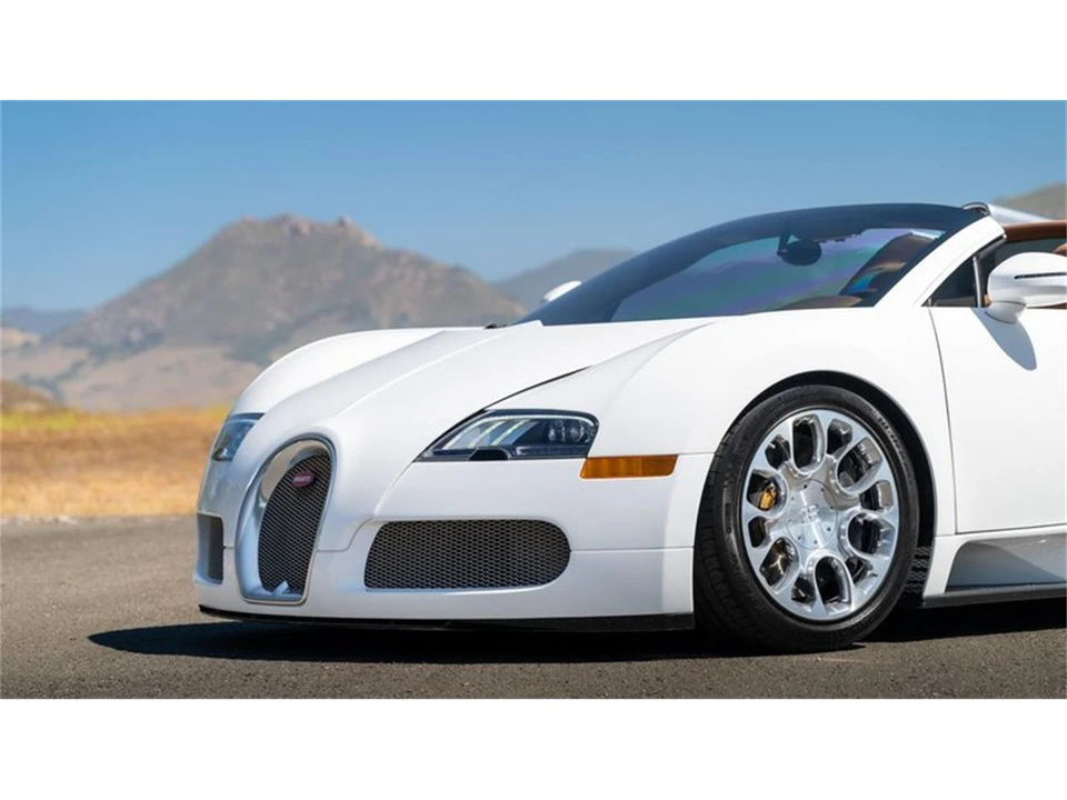 2011 Bugatti Veyron - Image 28 of 31