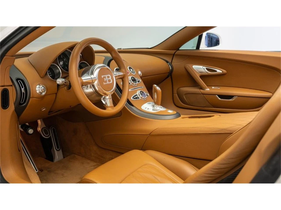 2011 Bugatti Veyron - Image 8 of 31
