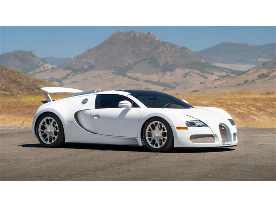 2011 Bugatti Veyron - Image 15 of 31