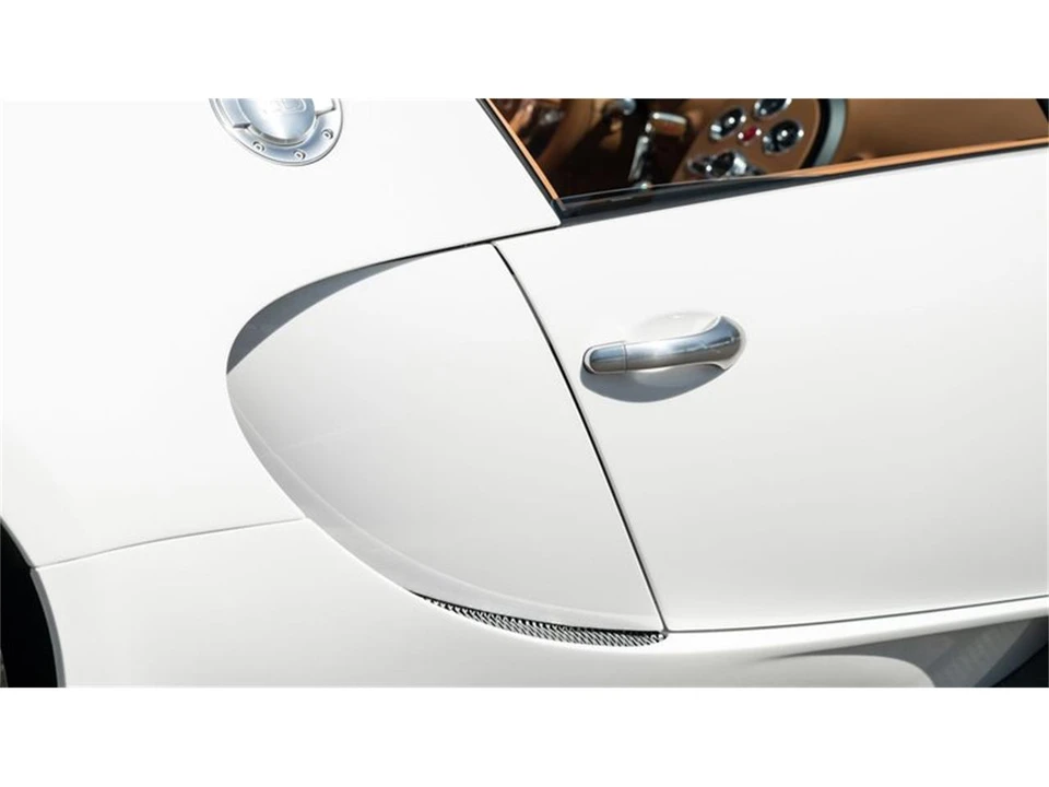 2011 Bugatti Veyron - Image 25 of 31