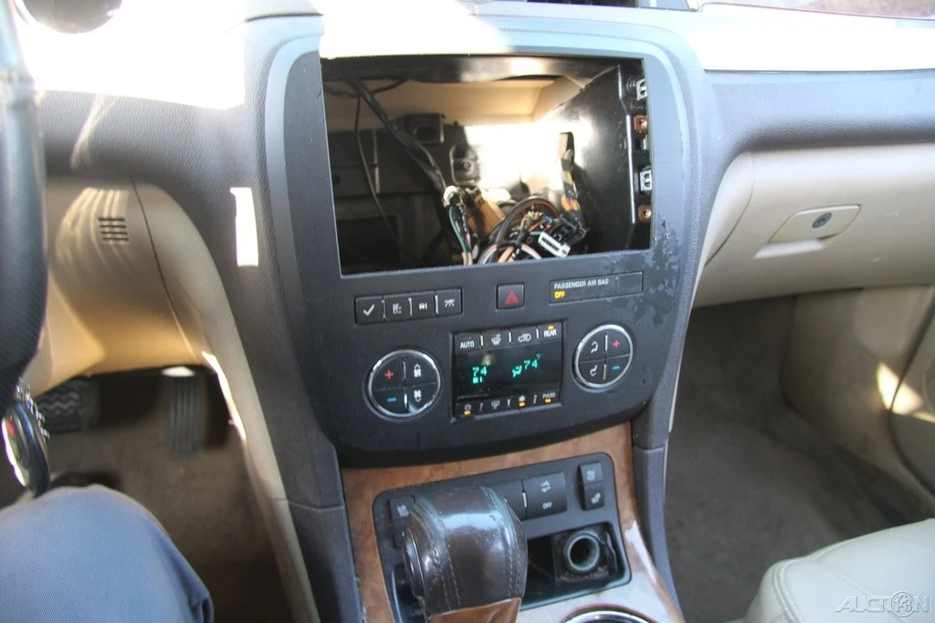 2011 Buick Enclave - Image 19 of 21