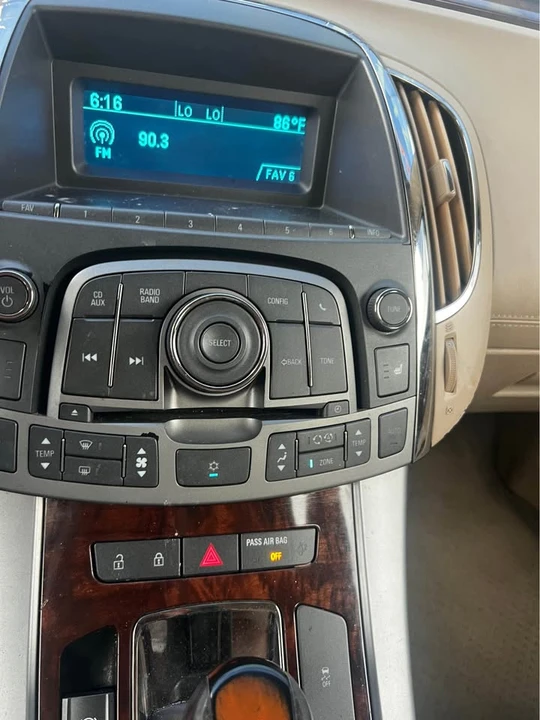 2011 Buick LaCrosse - Image 12 of 13