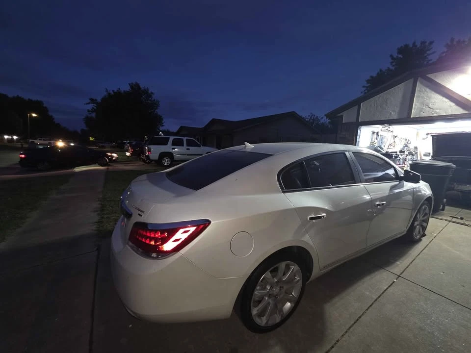 2011 Buick LaCrosse - Image 2 of 9