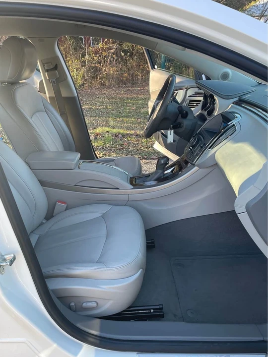 2011 Buick LaCrosse - Image 12 of 15