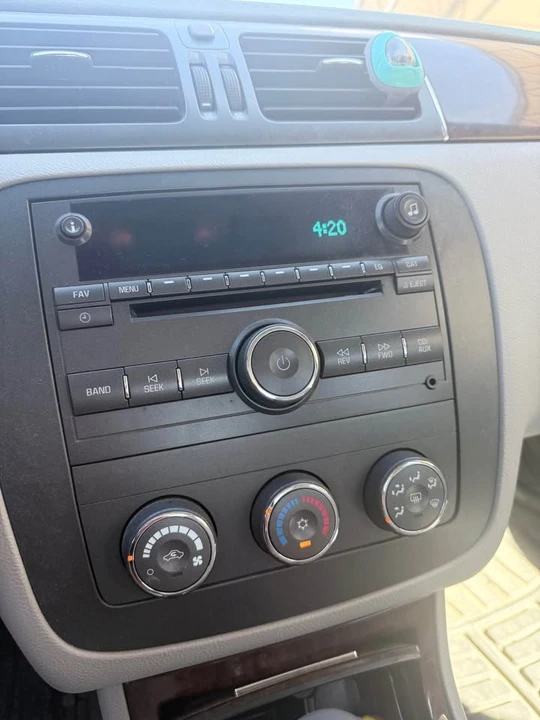 2011 Buick Lucerne - Image 11 of 17