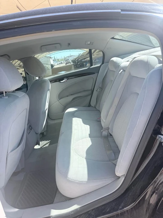 2011 Buick Lucerne - Image 7 of 17