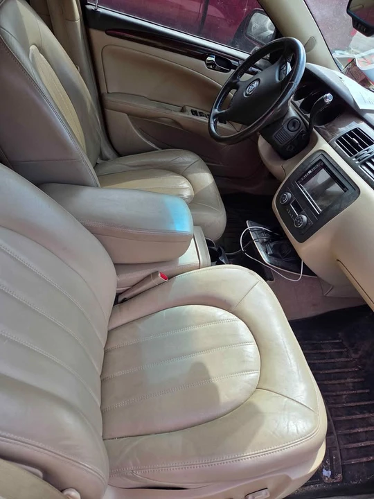 2011 Buick Lucerne - Image 3 of 5