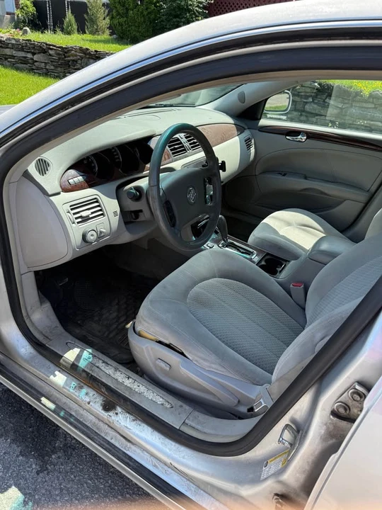 2011 Buick Lucerne - Image 8 of 10