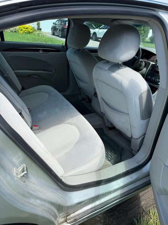2011 Buick Lucerne - Image 9 of 10