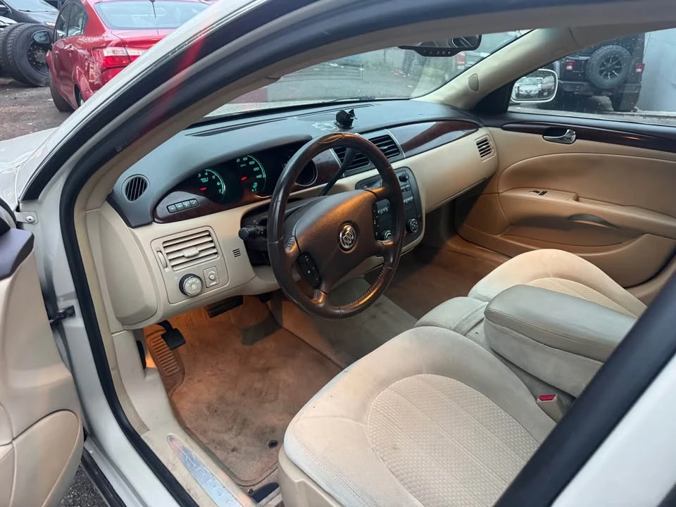 2011 Buick Lucerne - Image 5 of 6
