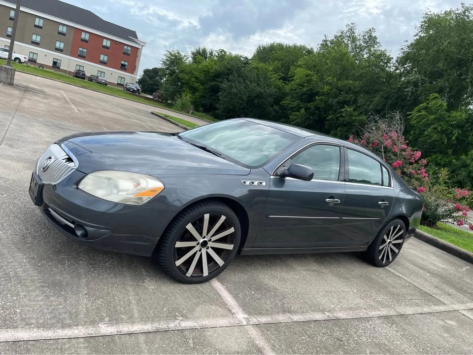 2011 Buick Lucerne - Image 2 of 11