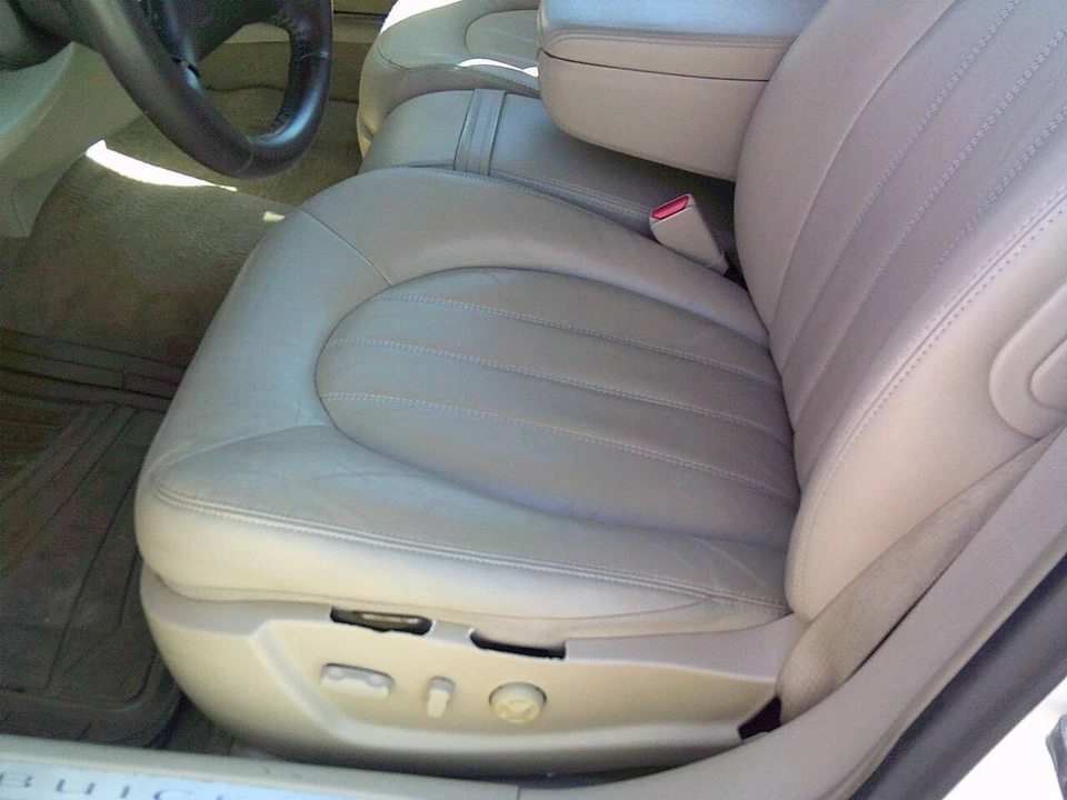 2011 Buick Lucerne - Image 17 of 21