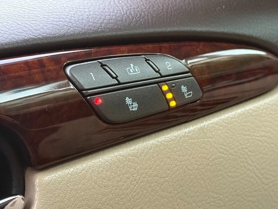 2011 Buick Lucerne - Image 13 of 21