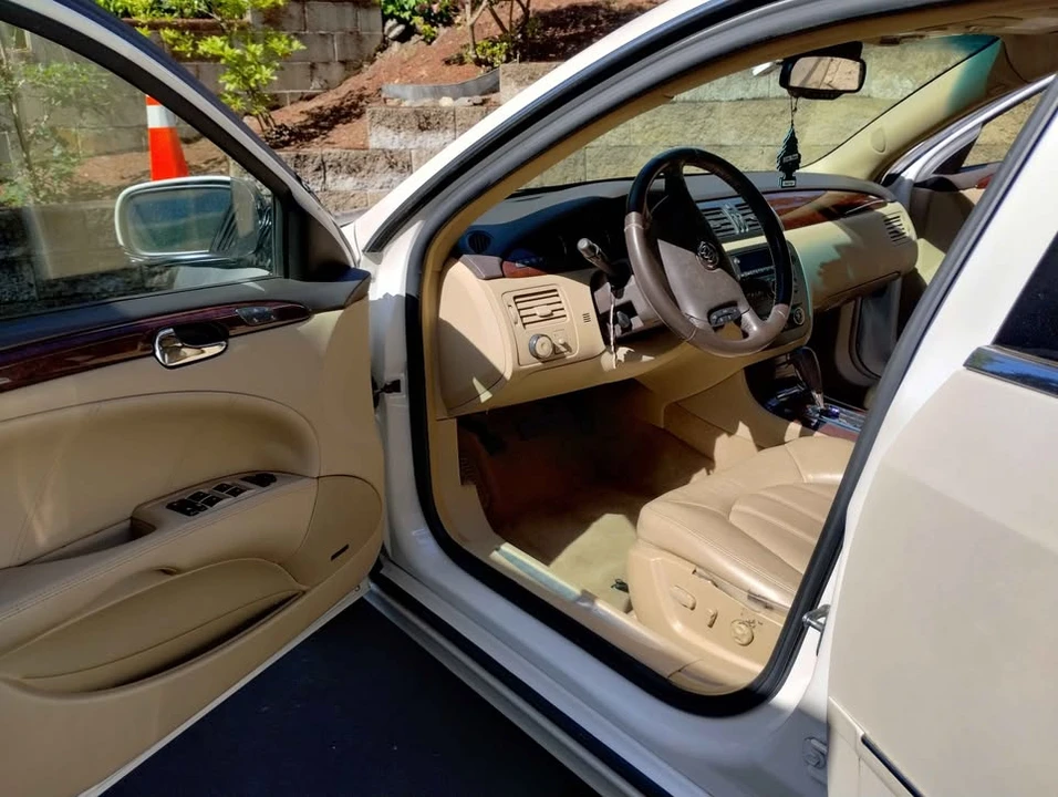 2011 Buick Lucerne - Image 4 of 10
