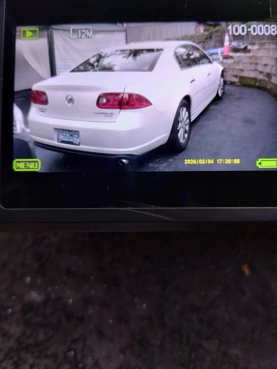 2011 Buick Lucerne - Image 3 of 10