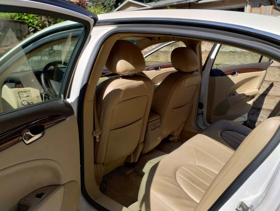 2011 Buick Lucerne - Image 5 of 10
