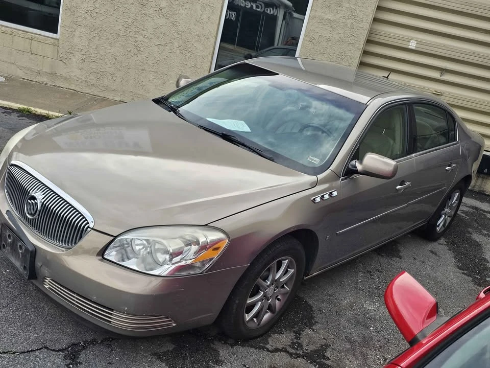 2011 Buick Lucerne - Image 2 of 5