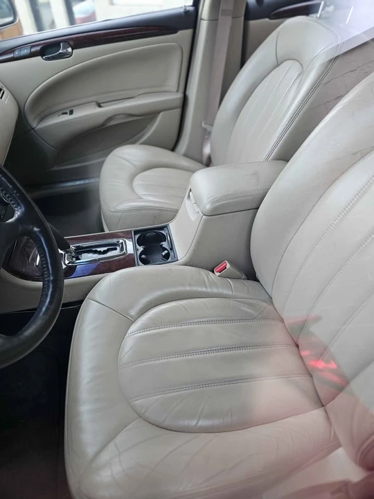 2011 Buick Lucerne - Image 4 of 5