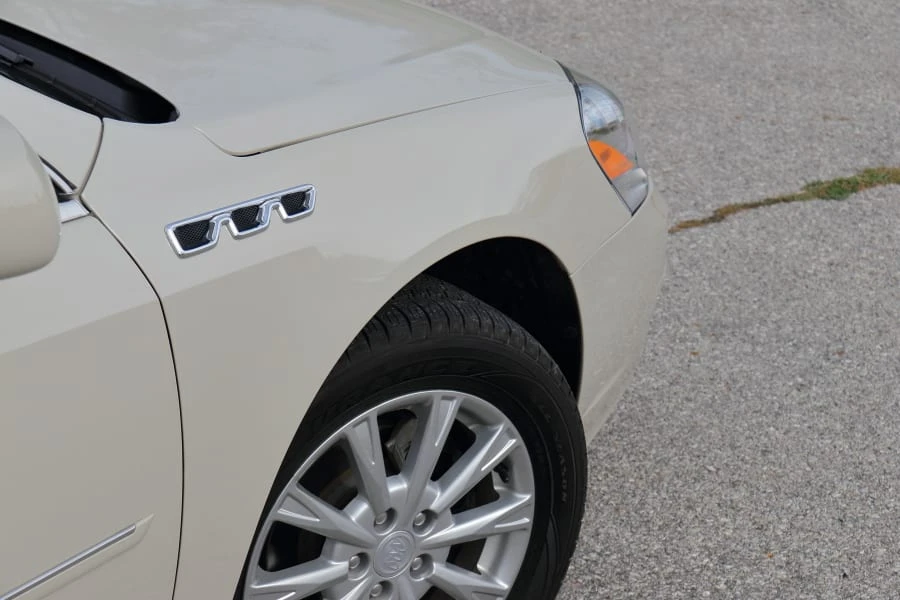 2011 Buick Lucerne - Image 11 of 29