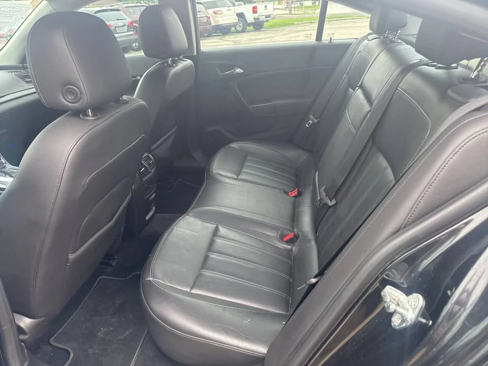 2011 Buick Regal - Image 14 of 20
