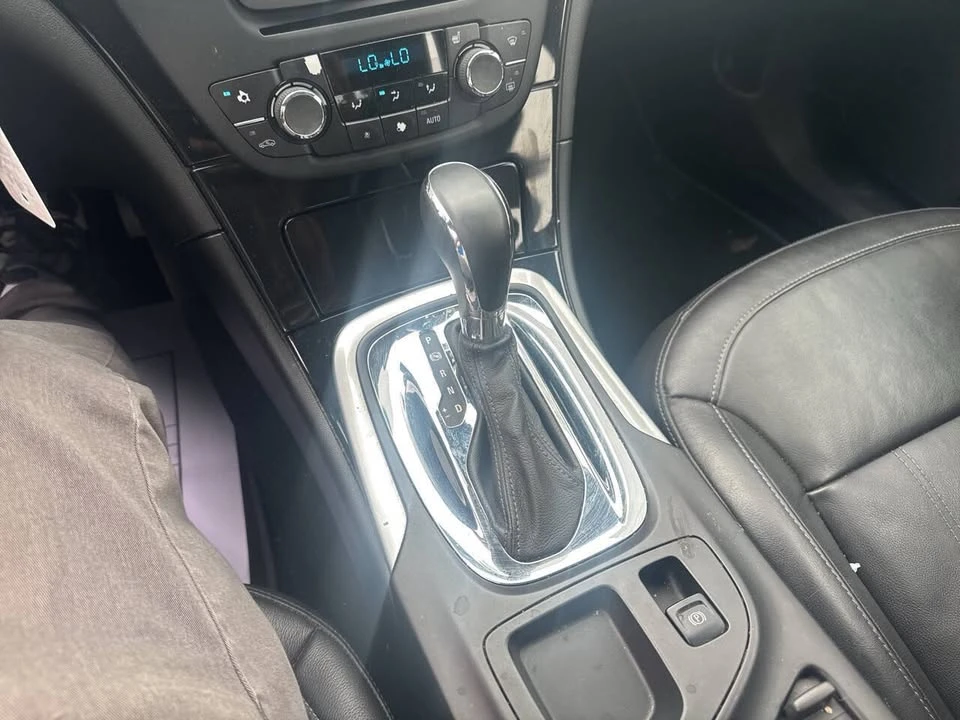 2011 Buick Regal - Image 13 of 20